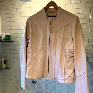 Burning Torch butter soft leather
Worn 3 x, Blue silk lining